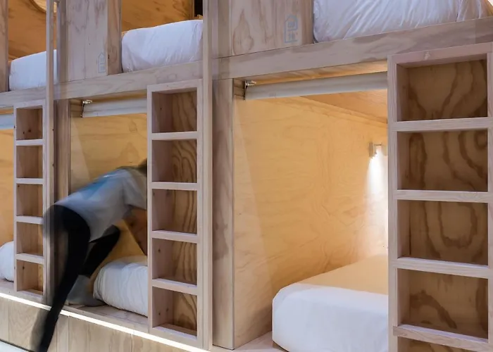 Colo Colo - Single Private BedsHostel